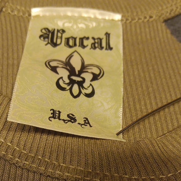 NEW!! Vocal Dreamer Free Spirit Graphic Tee in Brown With Rhinestone Accents - Picture 6 of 11